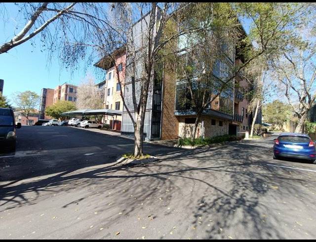 BUSINESS PROPERTY TO RENT IN CONSTANTIA KLOOF